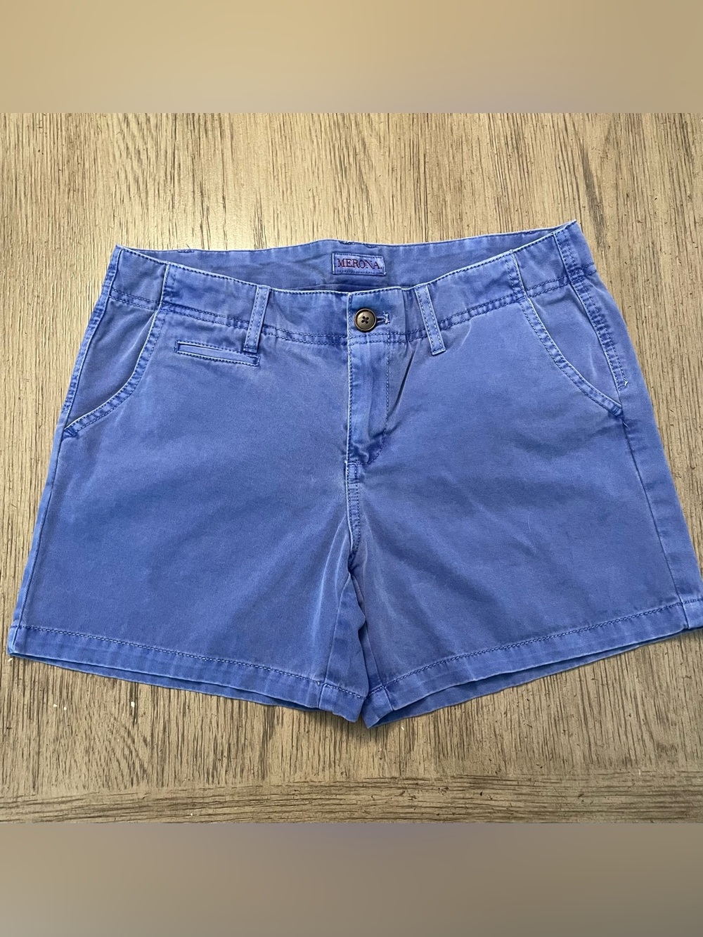 Merona women’s 100% cotton shorts, blue, size 6, like new.